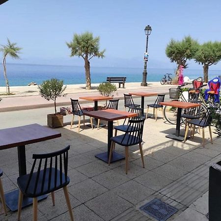 Hotel Kyani Akti Xilókasztro Kültér fotó