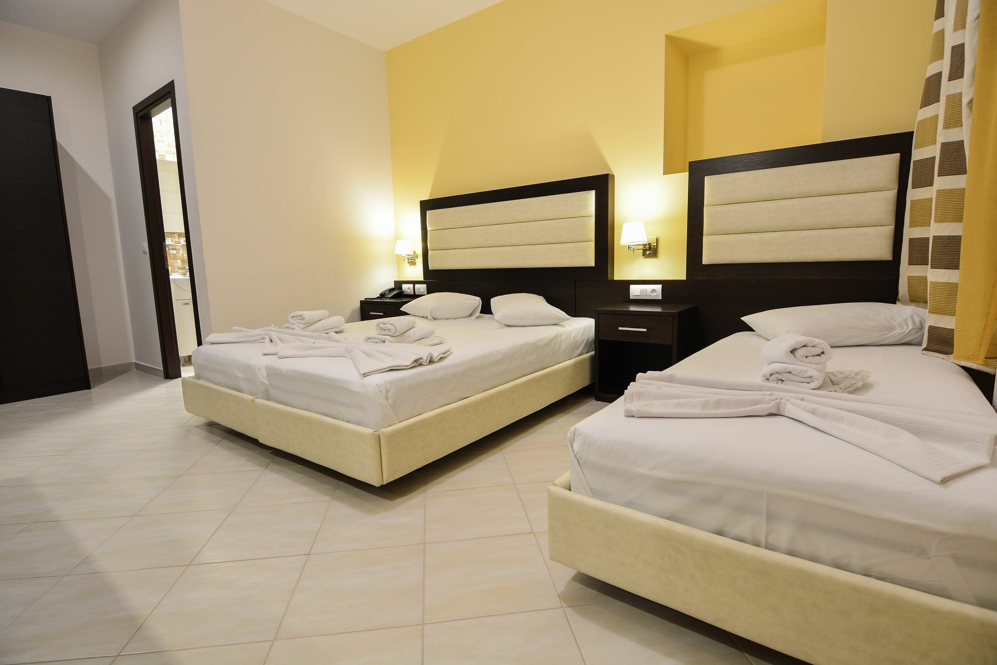 Hotel Kyani Akti Xilókasztro Kültér fotó