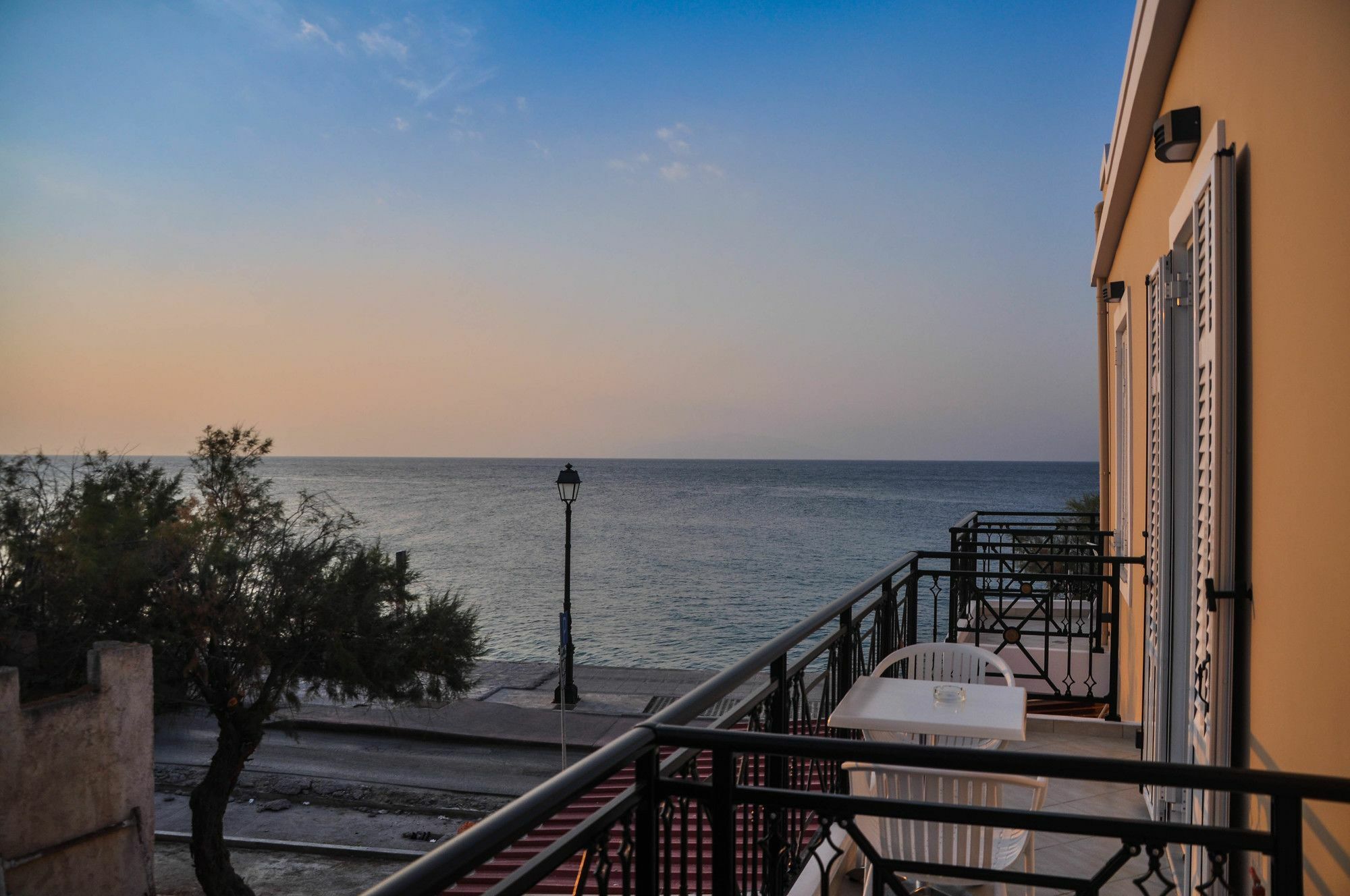 Hotel Kyani Akti Xilókasztro Kültér fotó